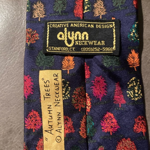 Vintage  “Autumn Trees” Alynn Neckwear tie - Picture 11 of 11